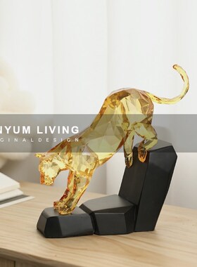 现代轻奢家居电视柜工艺品摆x设办公室豹子动物摆件样板间软装饰