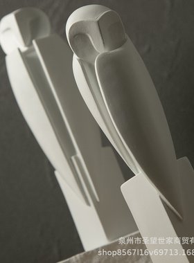 现代简约披风隐者猫头鹰时尚创意个性摆件样板书房电视树脂工艺品