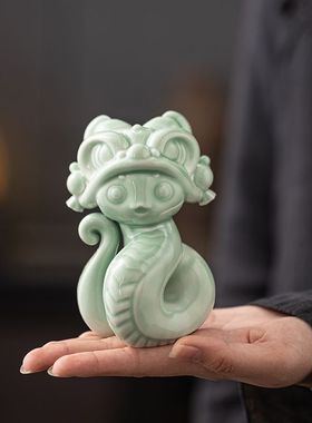 国潮陶瓷生肖蛇年动物摆件吉祥物腰缠万贯可爱茶宠书房办公桌礼品