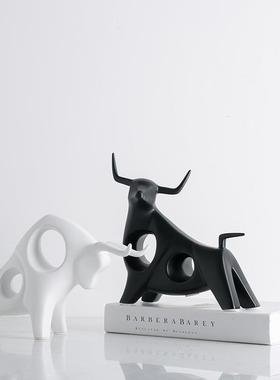 北欧家居装饰品摆件办公室电视柜创意过牛年陶瓷简约现代客厅礼物