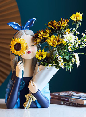 轻奢风创意家居捧花女孩摆u件客厅电视柜玄关房间装饰品生日礼物