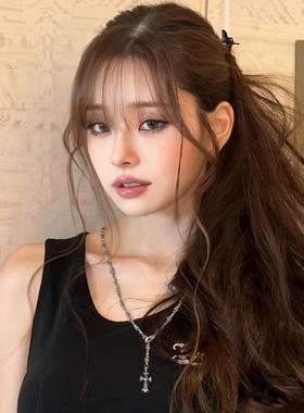 冷淡风十字架项链2025新款爆款街头潮流长款吊坠个性时尚锁骨链女