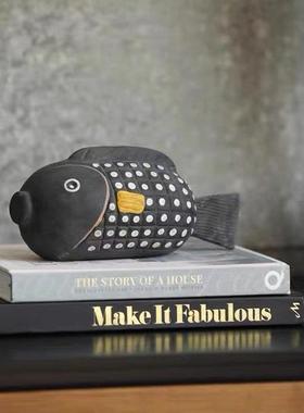 现代样板间书架电视柜音响手工陶瓷彩色小鱼烛台组合搭配饰品摆件