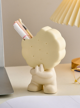 北欧创意饼干笔i筒摆件可爱卡通书房办公室桌面工位装饰卧室收纳