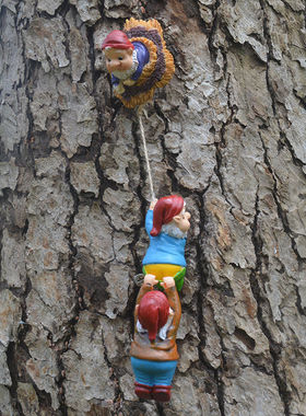 欧美小矮人室外花园庭院树脂爬绳摆件树装饰造景地精小人挂件工艺