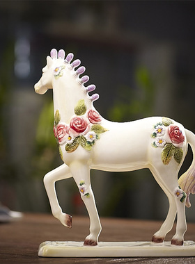 陶瓷简约明星马家居创意摆设马摆件装饰工艺品客厅书房玄关电视柜