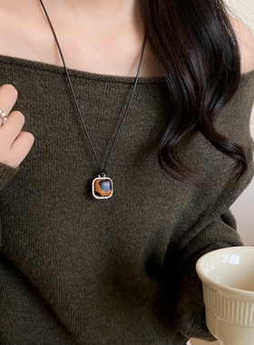 简约复古豹纹皮质爱心项链