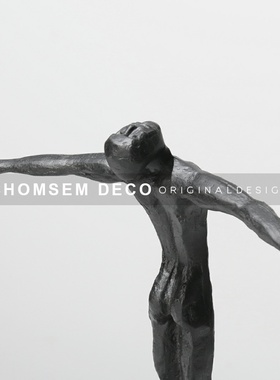 现代轻奢铁艺人物雕塑摆件样板房间软装饰品M客厅书房酒柜壁柜摆