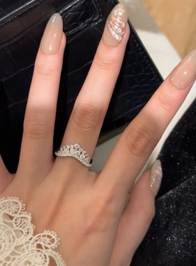 法式精致小排钻皇冠戒指女轻奢高级感24年新款超R仙气质百搭食指