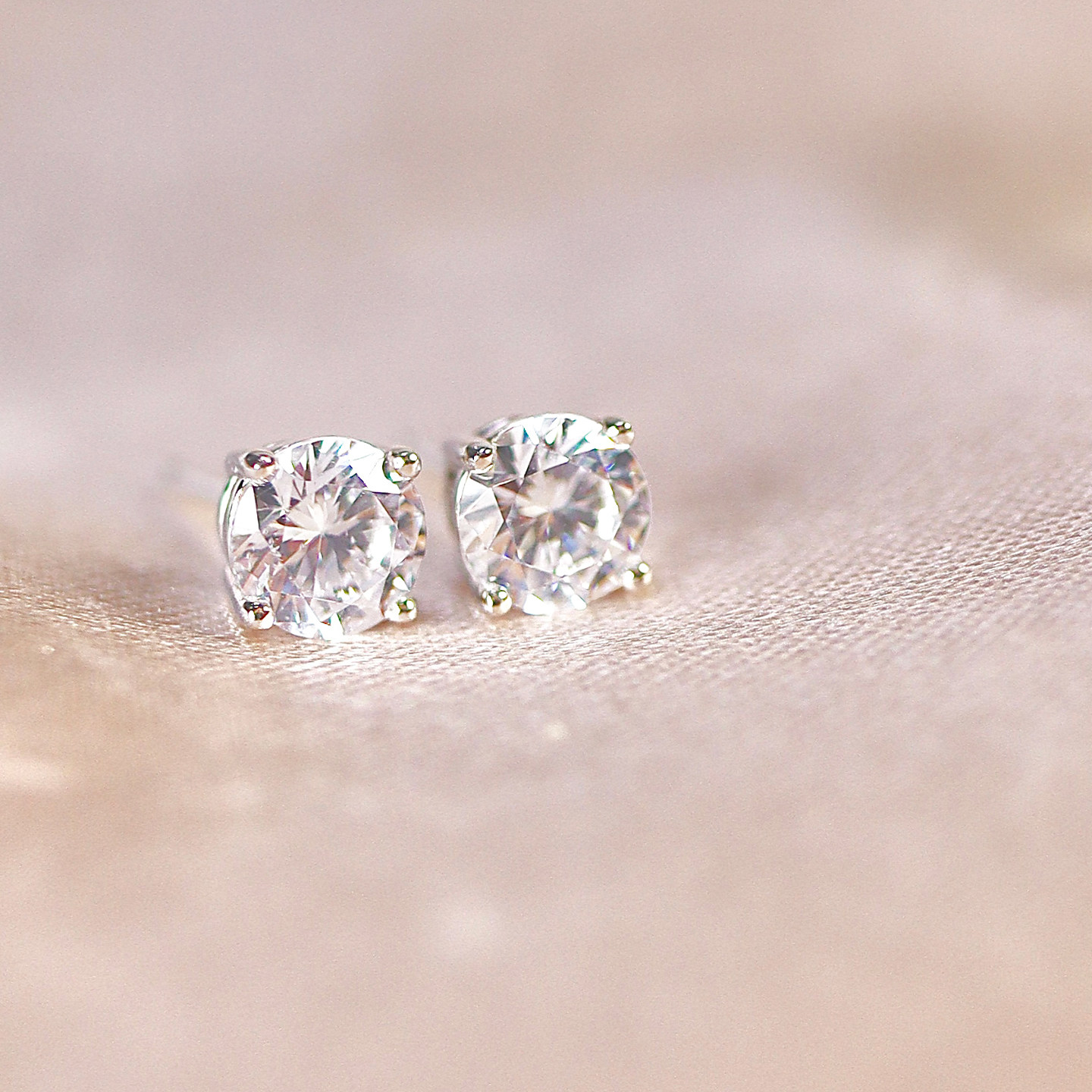 SereniGem谧彩境 5A特选锆石单颗S925简约耳钉,淘宝优惠券,粉丝福利购,淘宝优惠卷