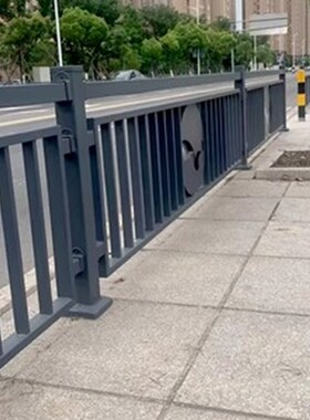 江西市政道路护栏城市公路交通安全防护围栏马路防撞锌钢隔离栏杆