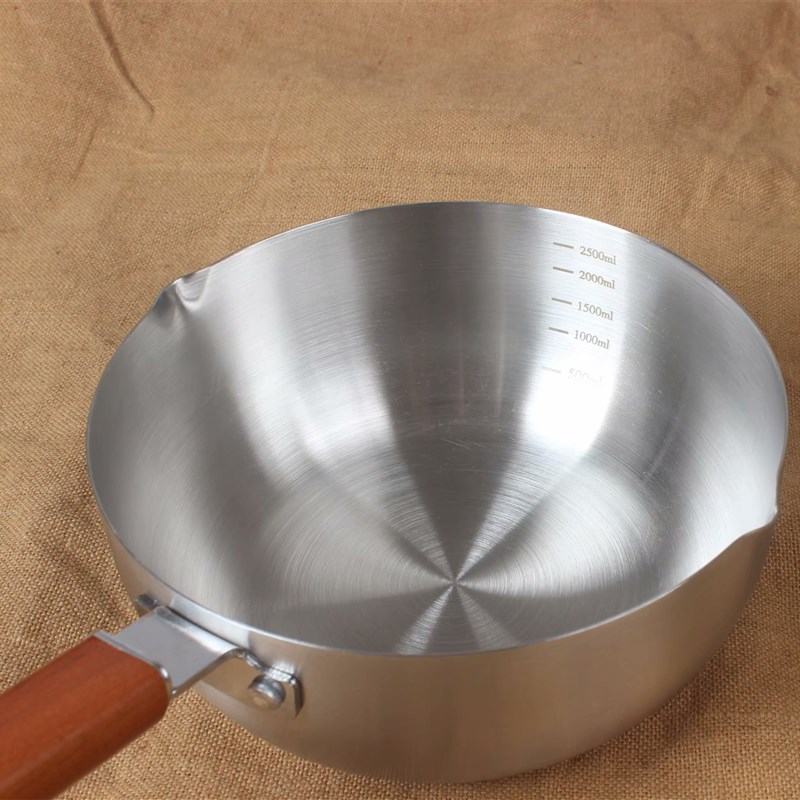 Japanese-style stainless steel snow pan, thickened milk pot, soup pot, instant noodle pot, large spoon with scale, solid wood handle Huageng