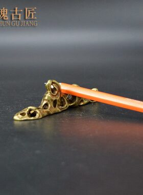 黄铜实心太湖石造型笔架复古铜艺铜雕文房镇尺铜手把件古玩山笔架