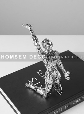 现代轻奢创意舞蹈人物q摆件样板间客厅书房博古架电视柜装饰工艺