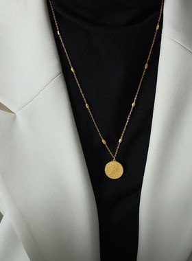 新中式浮雕人像圆j牌吊坠项链钛钢18k金百搭甜妹气质毛衣链饰品女