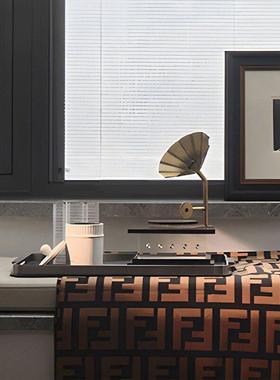 现代简约轻奢样板间飘窗组合摆件托盘水晶留声机香薰创意搭配饰品