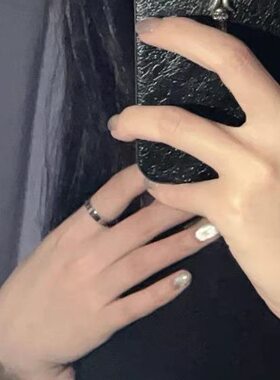 沉稳大气中性金属风戒指情侣银色帅气冷淡风简约派时髦不费力潮流