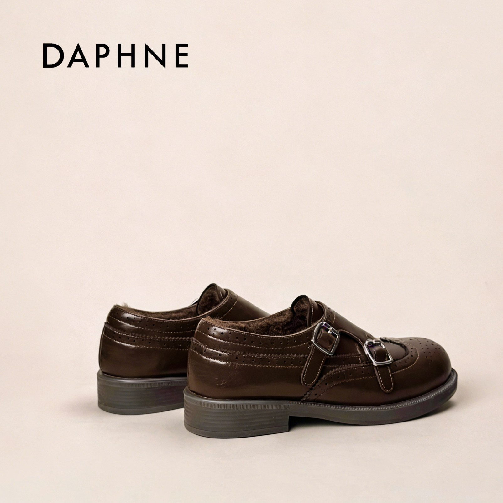 达芙妮真皮加绒小皮鞋女2025新款冬季保暖复古布洛克一脚蹬乐福鞋,淘宝优惠券,粉丝福利购,淘宝优惠卷