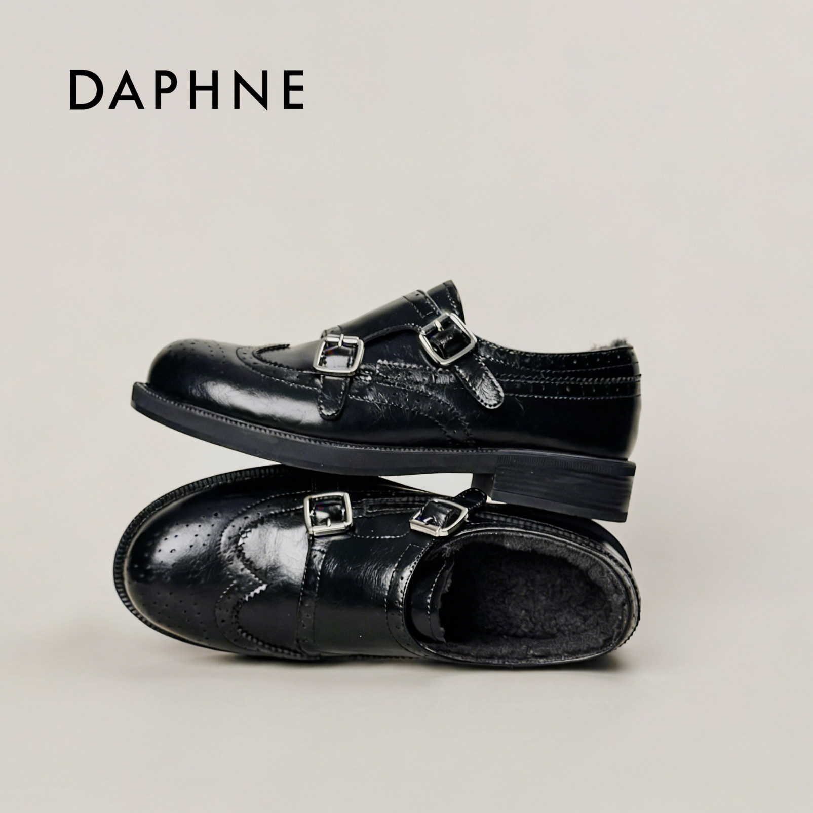 达芙妮真皮加绒小皮鞋女2025新款冬季保暖复古布洛克一脚蹬乐福鞋,淘宝优惠券,粉丝福利购,淘宝优惠卷