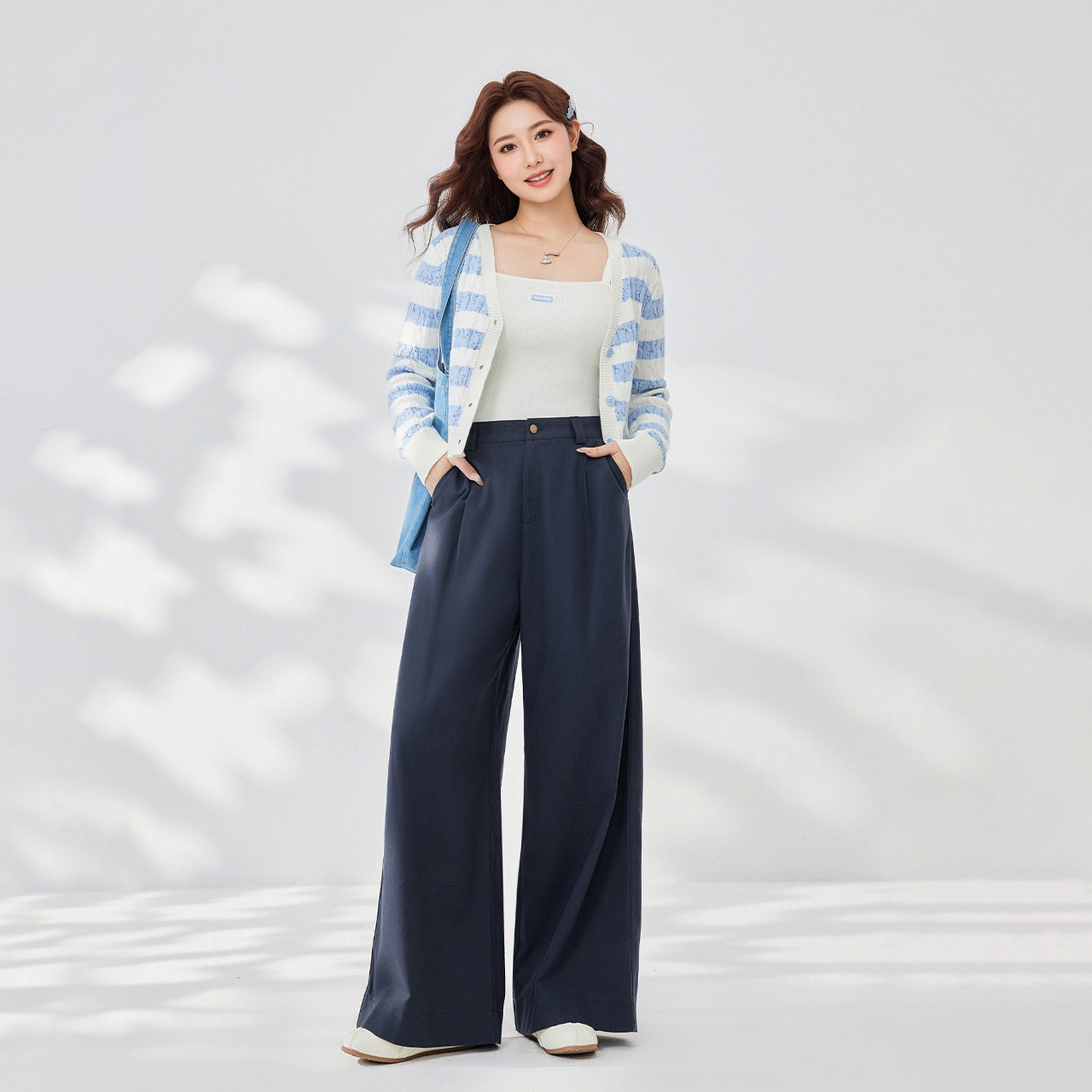 IEF/爱依服【大码女装】2025秋季新款韩系简约通勤气质显瘦阔腿裤,淘宝优惠券,粉丝福利购,淘宝优惠卷