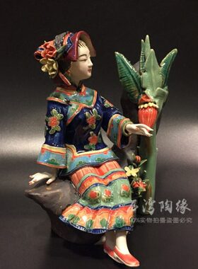 石湾陶瓷手工工艺品桌面装饰品创意家居电视柜玄关摆设仕女