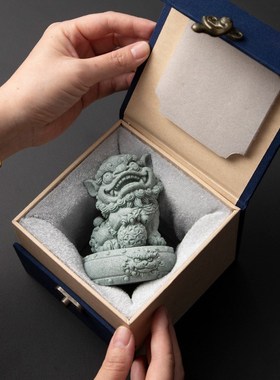 国风青砂石唐狮摆件创意石狮子一对客厅桌面装饰品造景石雕工艺品