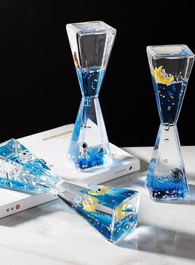 沙漏宇航员流体电脑桌摆件高级感小众流沙瓶油滴装饰品创意办公桌