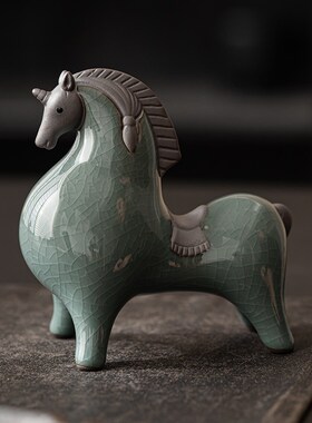 陶瓷唐马摆件小号招财客厅玄关酒C柜桌面装饰品办公桌生肖马摆设