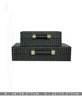 别墅样板房主卧室衣帽间衣柜梳妆台黑白主题基调软装饰品摆件组合