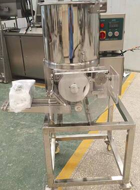 工厂生产升级款魔法鸡肉饼成型机全自动藤椒100型鸡排成型设备