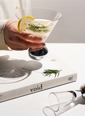 轻奢银球底座玻璃透明酒杯样y板房售楼处客厅茶几桌面装饰摆件