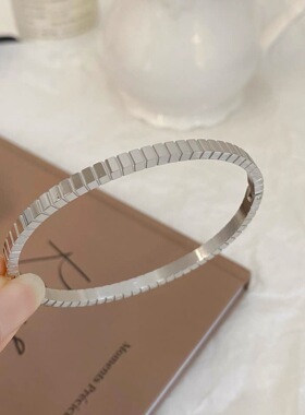 张凌赫同款小方块手镯