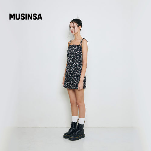 Not your rose 韩国25秋冬女黑色显瘦法式碎花吊带连衣裙MUSINSA - 图0