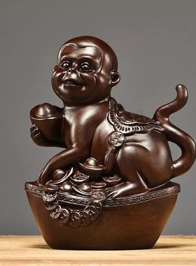 绿色实木猴子实木雕刻十二生肖摆件元宝猴家居木雕红木送礼工艺品