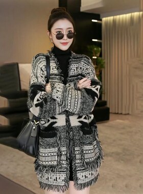 民族慵懒风中长款毛衣外套女秋冬新款流苏拼色减龄百搭针织开衫潮