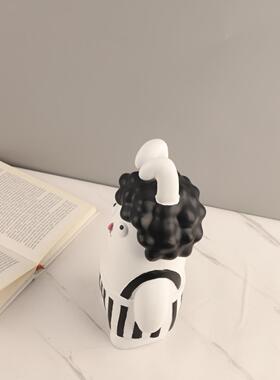 代简约趣可现1559爱带兔子树脂摆件客厅卧味室儿背童房软装家居装