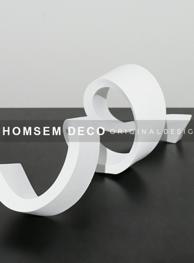 现代简约创意g彩带桌面摆件样板间展厅软装饰品客厅电视柜茶几摆