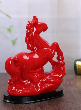 陶瓷生肖动物招财红色马摆件风水家居饰品办公简约现代工艺品摆设