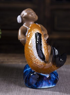 新款石湾陶瓷雕塑人物农家乐餐厅客厅装饰品摆件年U年有鱼人壮鱼