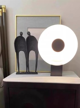 现代中古风抽象情侣人物摆t件客厅酒柜电视柜卧室艺术软装酒店雕