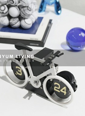 现代创意桌面钟表欧式自动v翻页时钟客厅电视柜样板间金属装饰摆