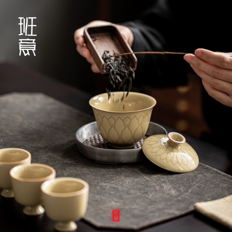 中式复古定窑剃花莲瓣纹盖碗 功夫茶具陶瓷泡茶碗 雕刻花纹主泡碗,淘宝优惠券,粉丝福利购,淘宝优惠卷