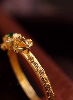 藏式风格金刚伏魔杵戒指女镶嵌祖母绿G锆石工艺细致气质食指戒指