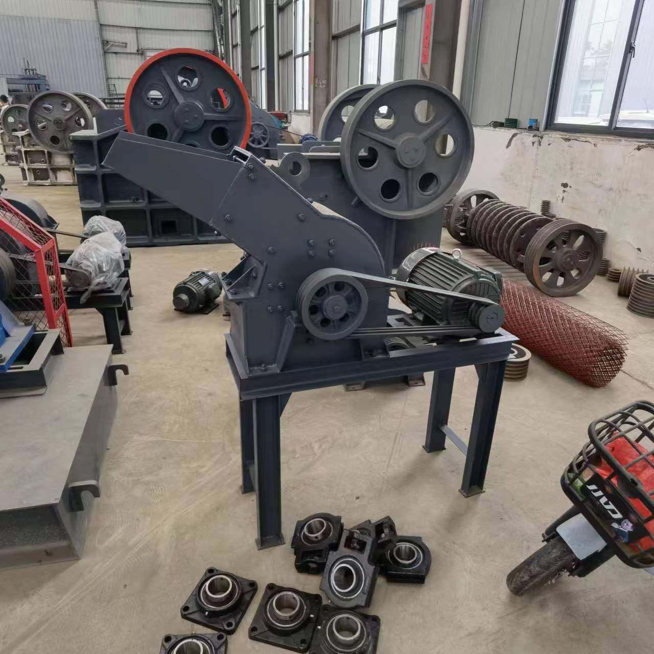 大功率耐用型砖头碎石锤式破碎机PC200300九锤头设计工业粉碎设备,淘宝优惠券,粉丝福利购,淘宝优惠卷