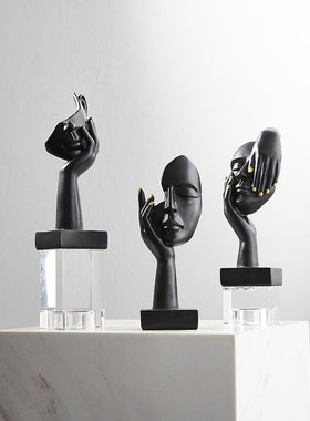 抽象艺术人物摆件金色高r级感家居客厅电视柜酒柜办公室桌面装饰