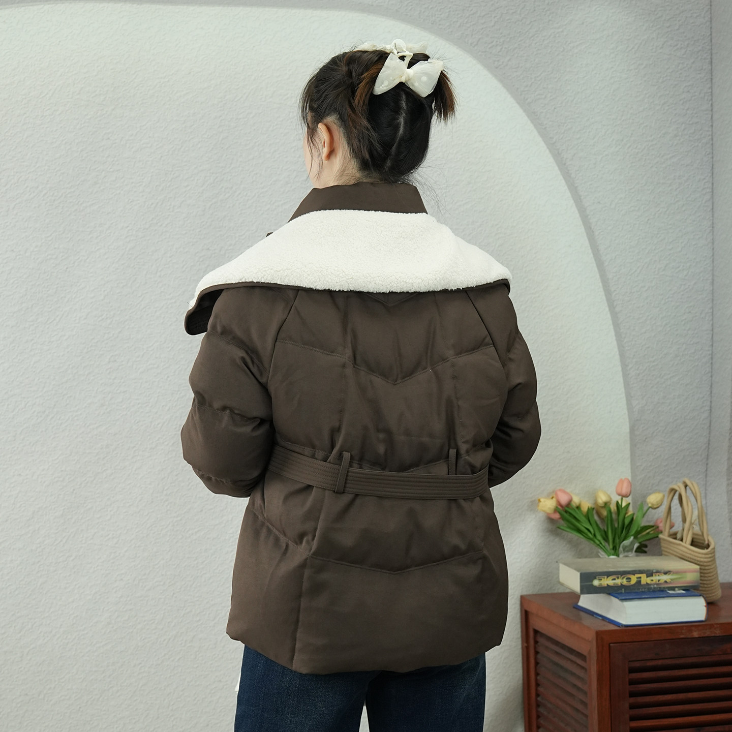 羽绒服女2025冬季款收腰显瘦高级感潮流大翻领羊羔毛轻奢保暖外套