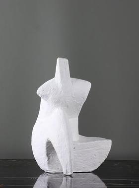 简约现代抽象人物雕塑样板房间创意酒店软装饰品家居桌面艺术摆件