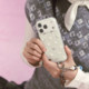 ROSYDOEDIAN found the organized mobile phone case. The white minimalist design mobile phone case comes with magnetic suction