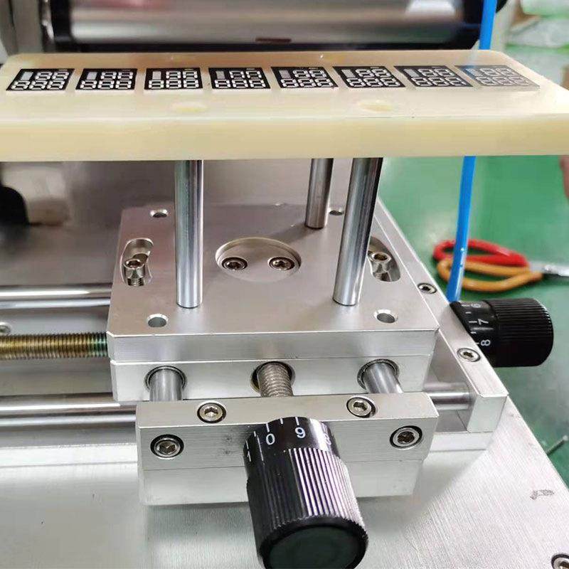 小型高精度平面贴标机电池贴标机电源盒五金配件塑料片内壁贴标机,淘宝优惠券,粉丝福利购,淘宝优惠卷