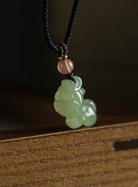 一兴生肖龙吊坠天成和田玉挂件属相鸡六合K吊坠鸡年挂件首饰送女